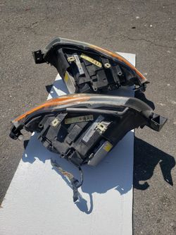 2006 to 2008 BMW 3 Series 328i headlights