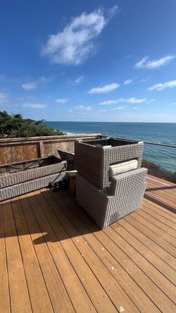FREE - Outdoor Wicker Furniture Set - Ocean View Deck -  Curbside Alert