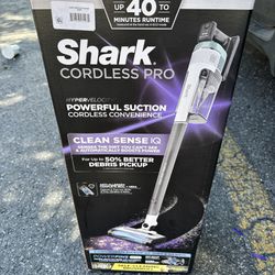 Shark Cordless Pro Vacuum 