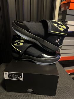Jordan 40-28”Black Volt” Size 9.5M/11W