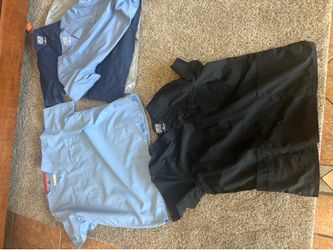 Gratis large scrub tops
