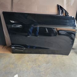 2020-2025 Tesla Model Y Right Front Door 
