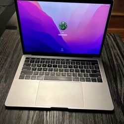 2017 Macbook Pro 16GB quad core 512GB 13” touchbar, 147 count battery, MUSIC SOFTWARE ADDED 4 EXTRA