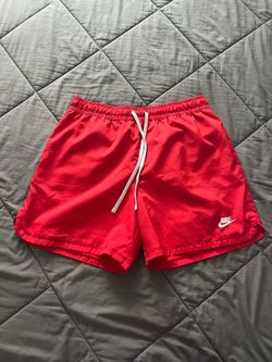 Large Nike men’s woven lined flow shorts