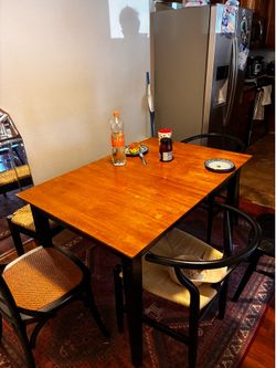Black and wood table