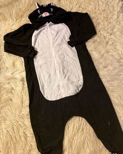 Women’s cat costume
