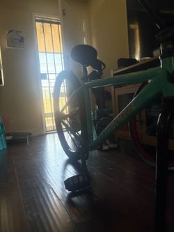maxxed out blue tiffiany throne 29 inch