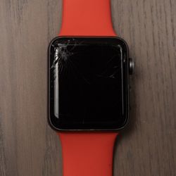 Cracked Apple Watch Series 3 Cellular