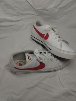 Nike Men's 11.5 Court Legacy Sneaker