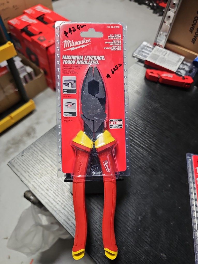 Milwaukee
1000V Insulated 9 in. Lineman's Pliers