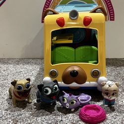 DISNEY PUPPY DOG PAL VETERINARY CARE CENTER - WITH  4 PETS AND ONE PINK  PET BOWL