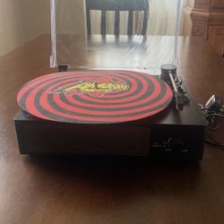 Wockoder Vinyl Record Player – Built-in Speakers & Bluetooth – 3-Speed (Near Mint)