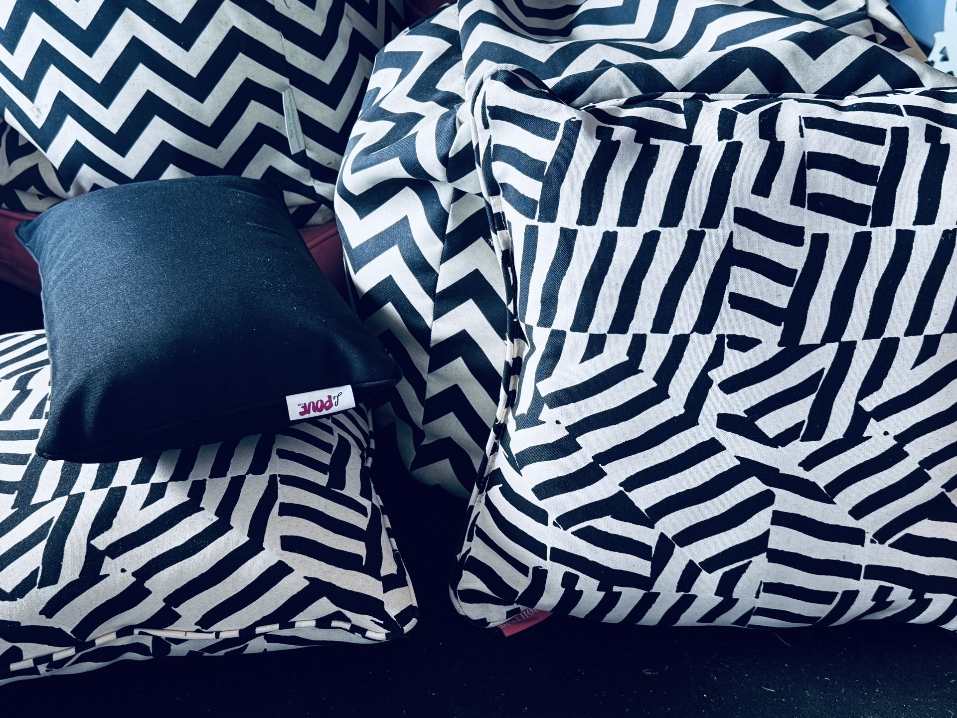 Outdoor Cushions & Pillows Set – Modern Black & White Pattern 