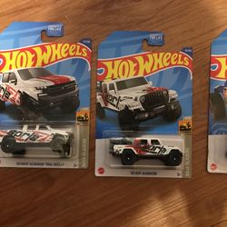 Hotwheels 19 Chevy Silverado Trailboss Lt 20 Jeep Gladiator Twinnin N Winnin