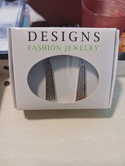 Fashion Designs Elongated Celtic Knot Drop Earrings.