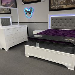 4PC Queen Bedroom Set