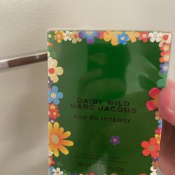 New Marc Jacobs Daisy Wild Intense