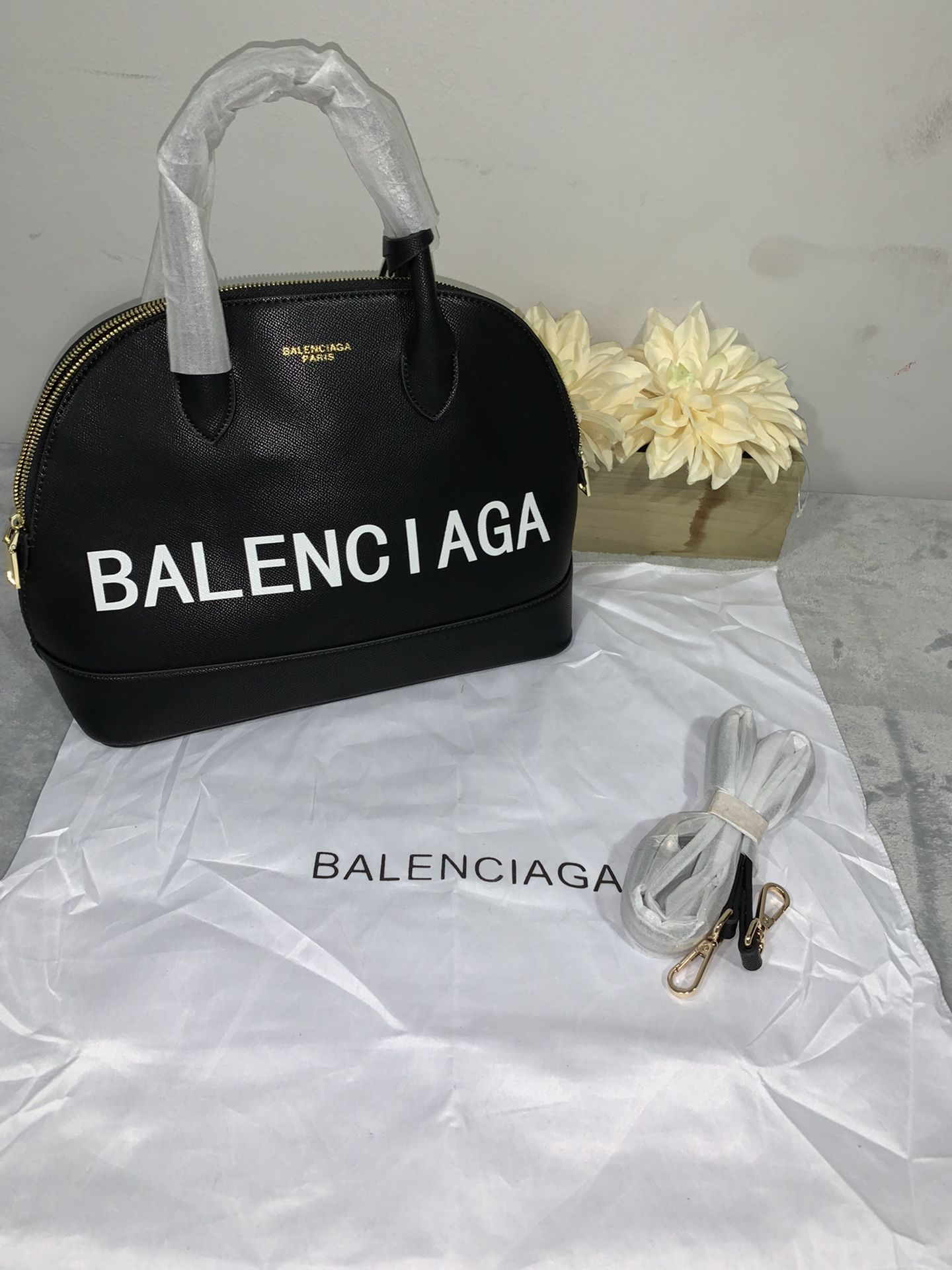 Womens Balenciaga Purse for Sale in Federal Way, -