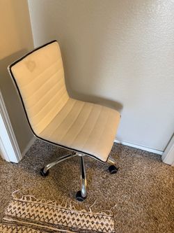 White rolling desk chair