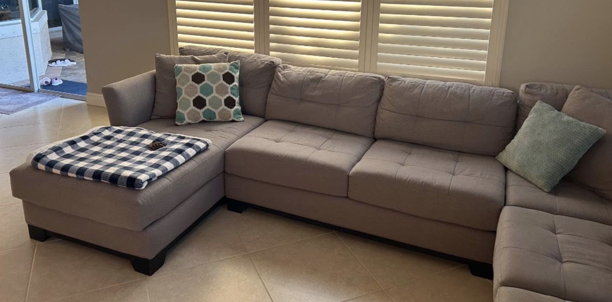 Sectional couch