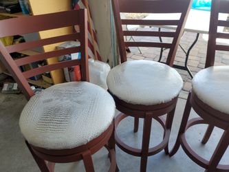 4 Bar stools