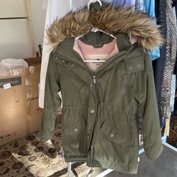 Kids Abercrombie Jacket Size 7/8 Detachable Hood.