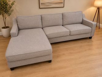 Free delivery nearby of sectional
