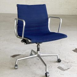 Herman miller Eames Group Aluminum Chair