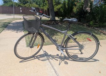Infinity Bossthree - 28"/700 wheels Aluminum Hybrid bike (Like New)