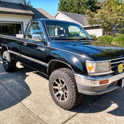 Toyota T100 SR5 Pickup Truck