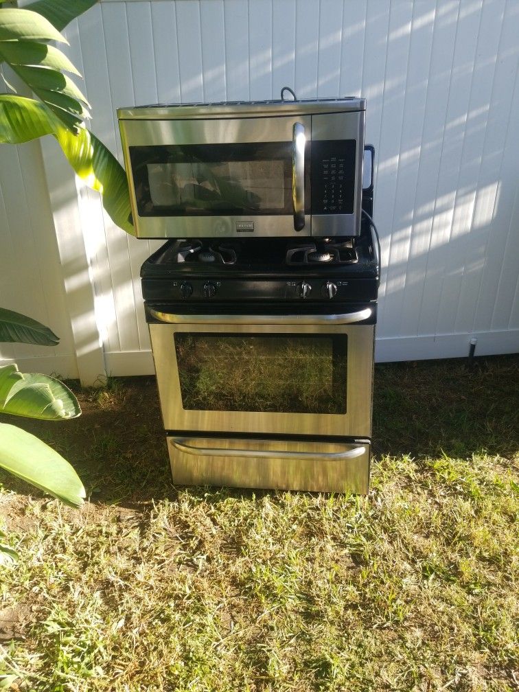 Frigidaire Stove and Microwave