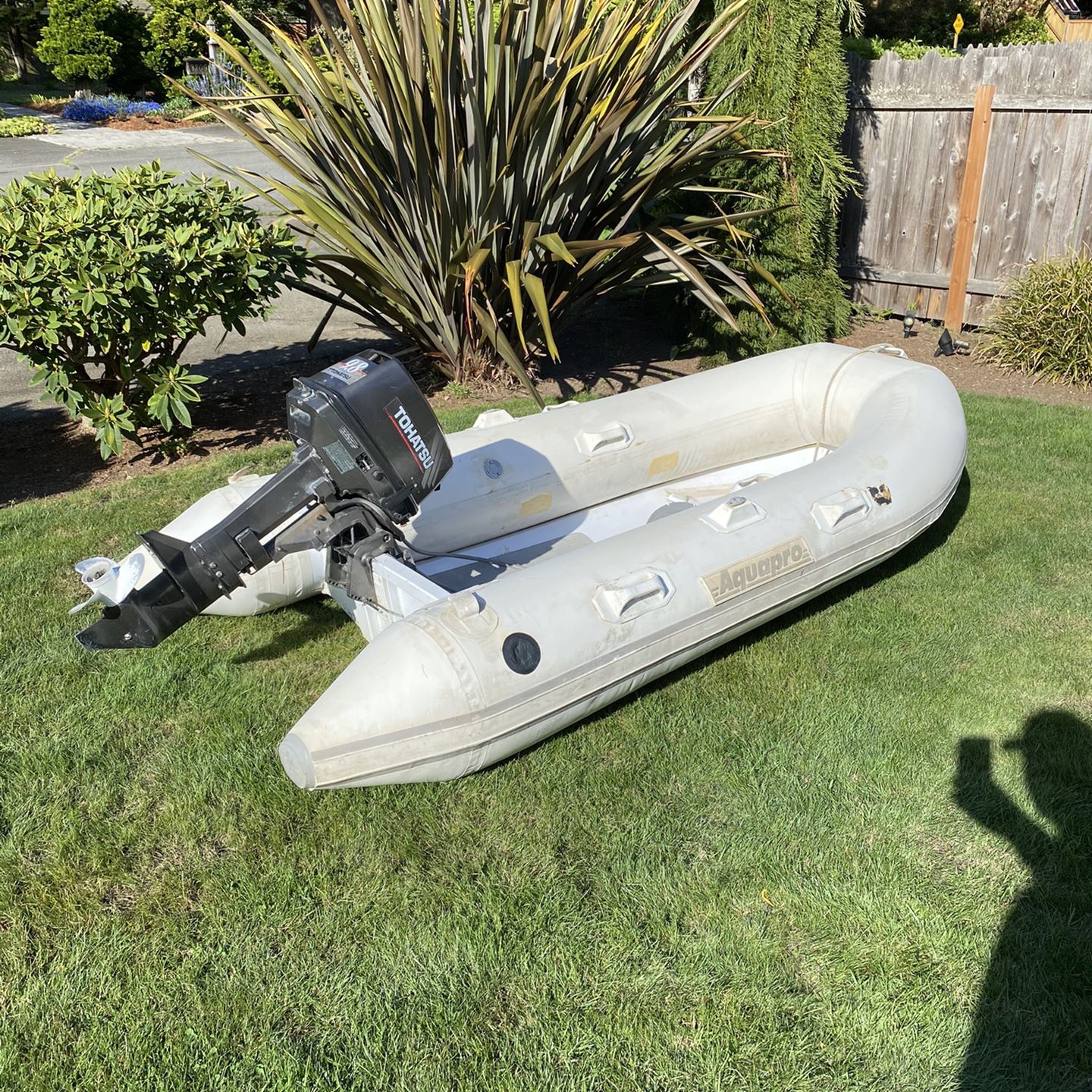 Aquapro 9’ Inflatable Aluminum Bottom Boat
