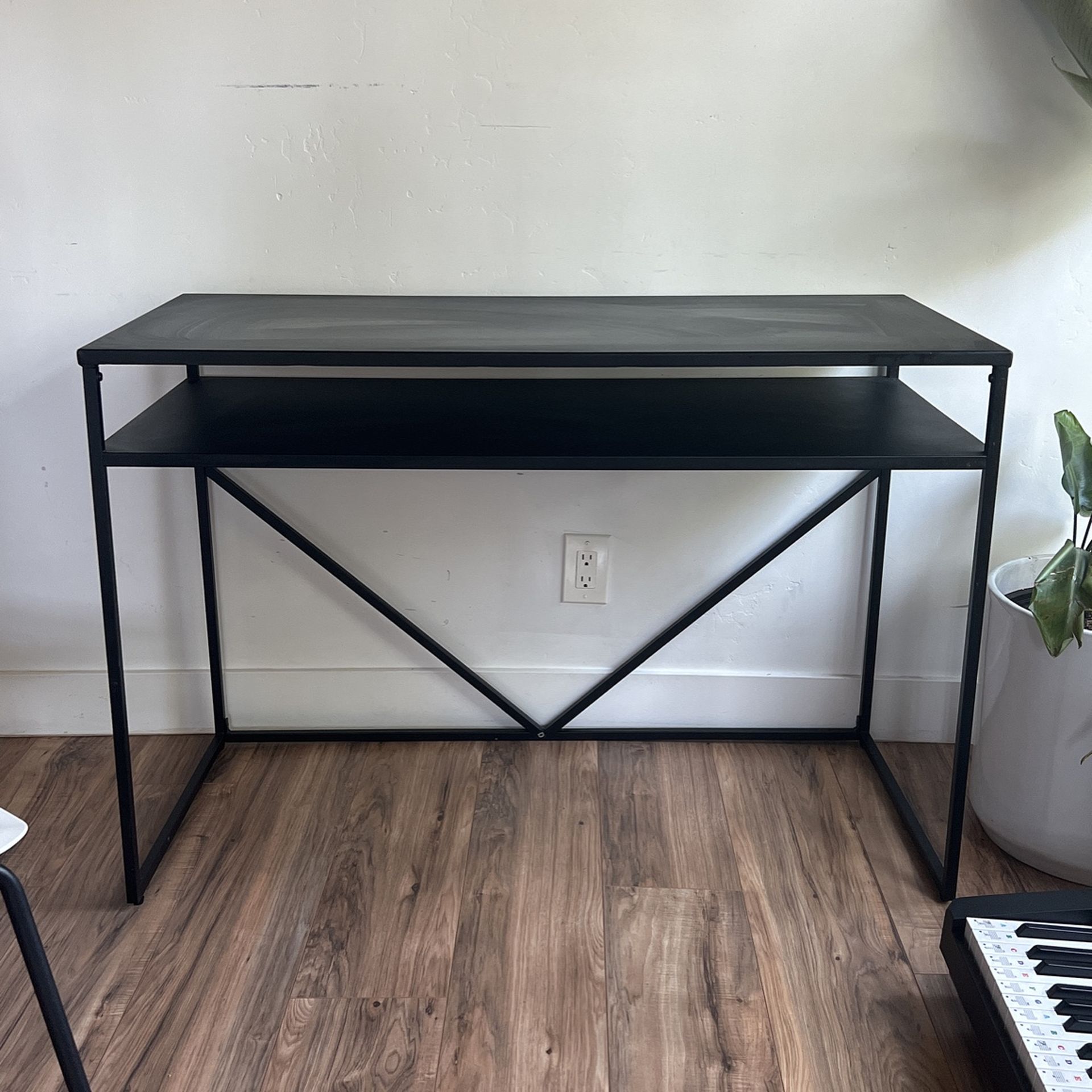 Black Metal Desk 