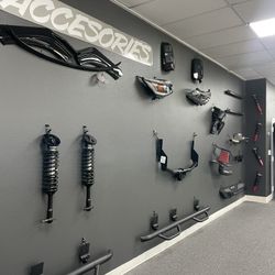 TONS OF ACCESSORIES FOR YOUR VEHICLE!