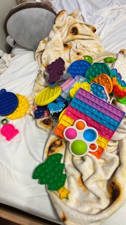 fidget toys (pop it’s)