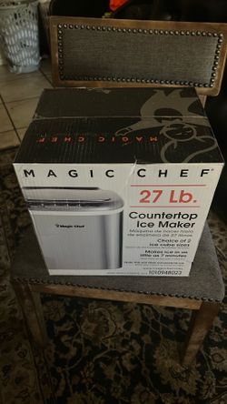 Magic Chef 27 LB countertop icemaker