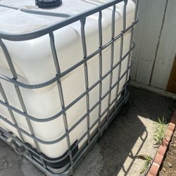 275 Gallon IBC Tote Tank
