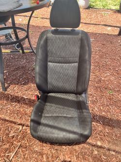 Front Seat Nissan Rogue 2017 Sv