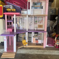 Barbie Dream House 