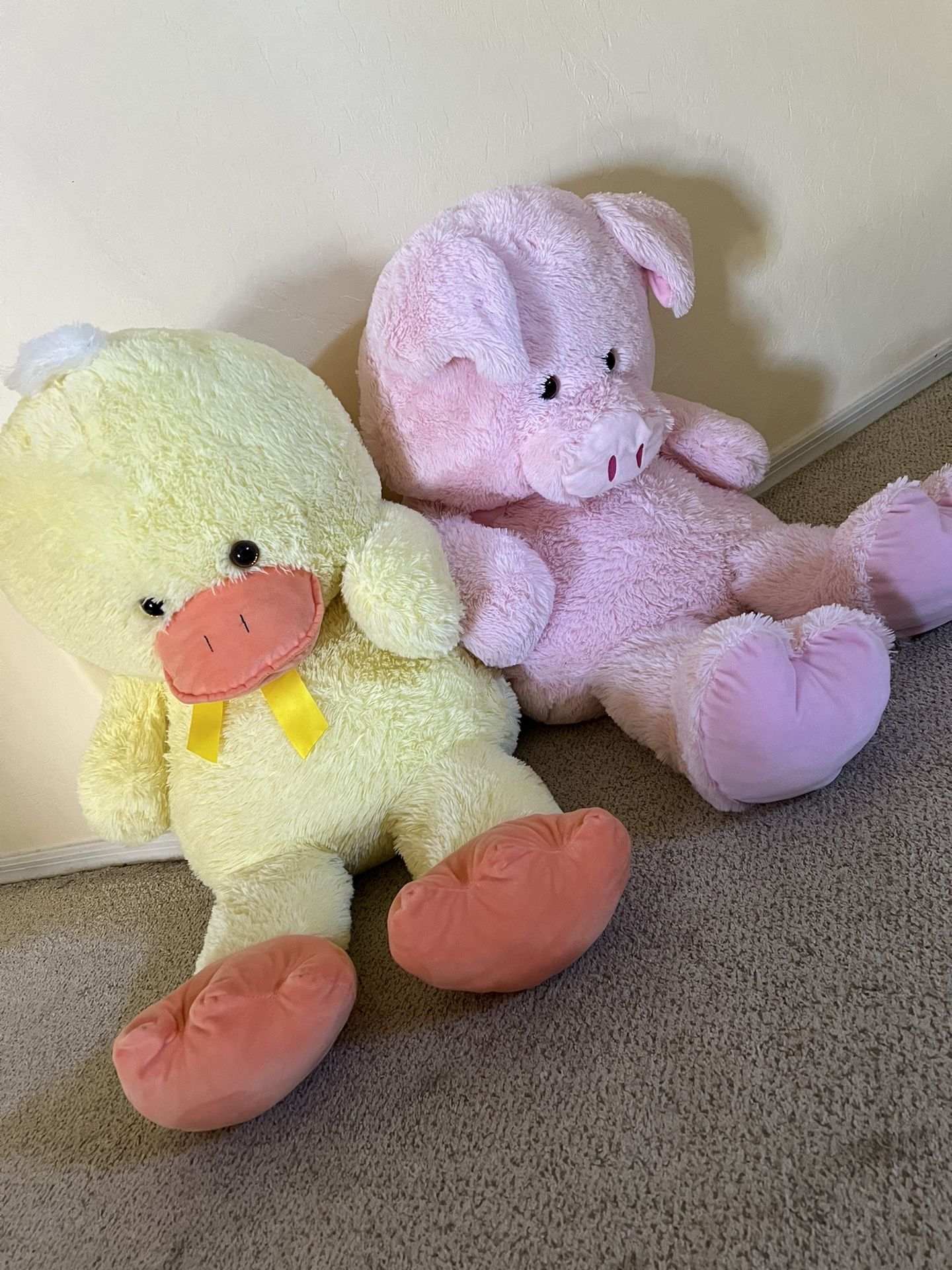 Big Plushy Duck And Pig
