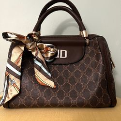 Beautiful Design | Steal Deal – Brown Mesh & Faux Leather Handbag
