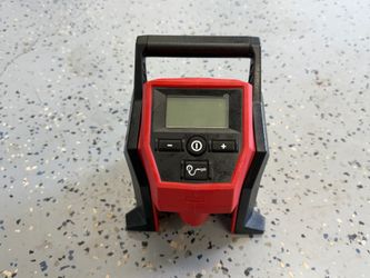 Compact Milwaukee M12 Compact Inflator