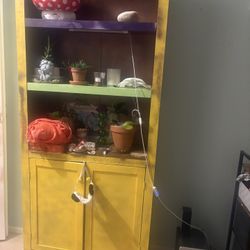 Free Combined Bookshelf And Lower Cabinet 