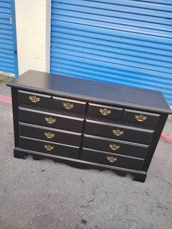 Dresser storage chest bedroom - delivery available