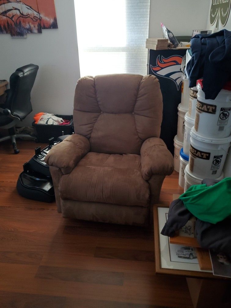 Like New Recliner