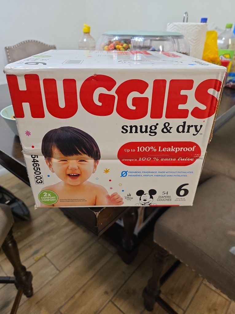 Pampers Huggies