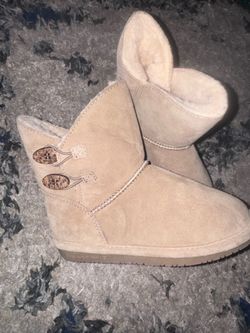Bearpaw khaki boots