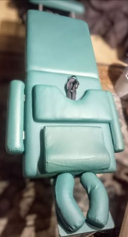 AstraLite chiroport massage/chiropractor table