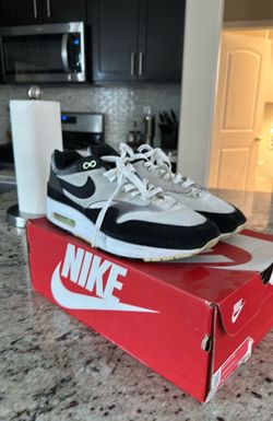 Men’s shoes