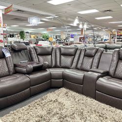 PWR RECLINING SECTIONAL W/ USB PORTS ON SALE FOR BLACK FRIDAY** (Limited Stock)